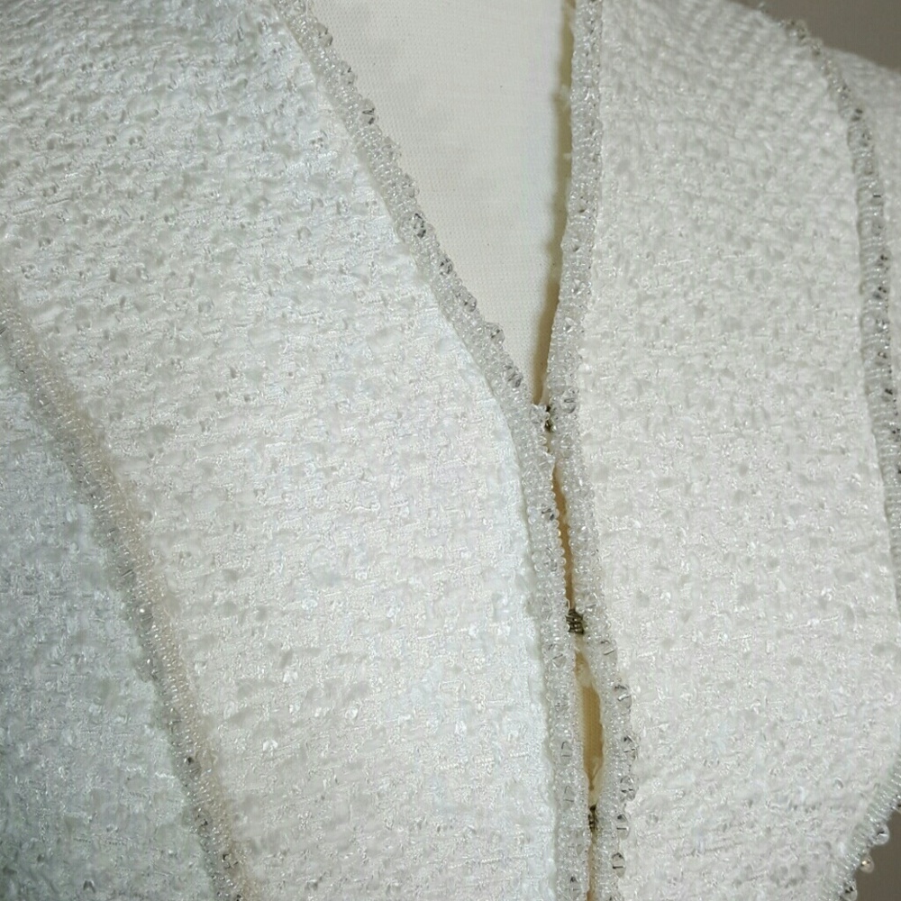 Escada Cream Textured Short-Sleeve Jacket and Skirt Set - Picture 3 of 4